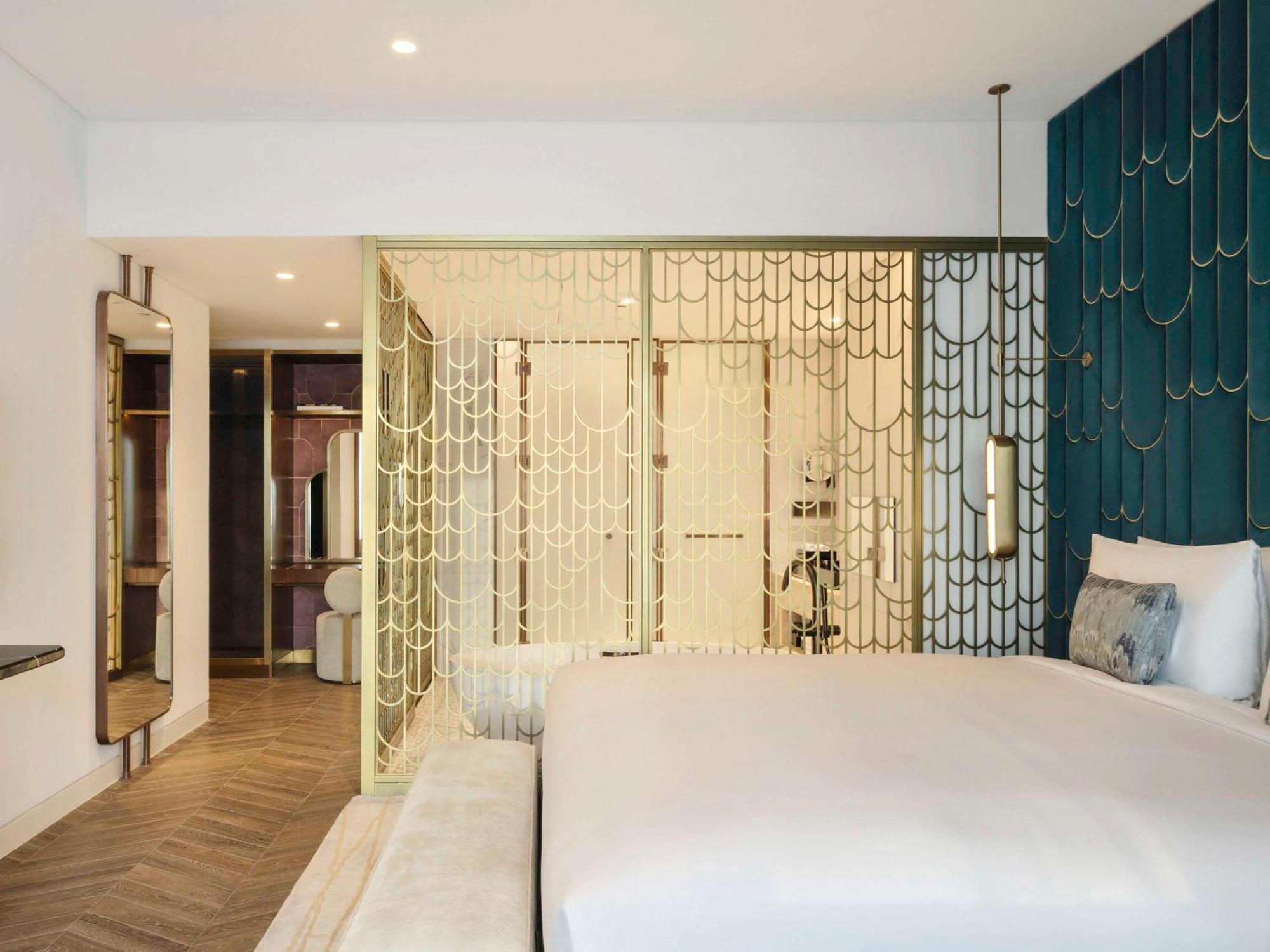 ホテル So/ Uptown ドバイ エクステリア 写真 A bedroom at the hotel