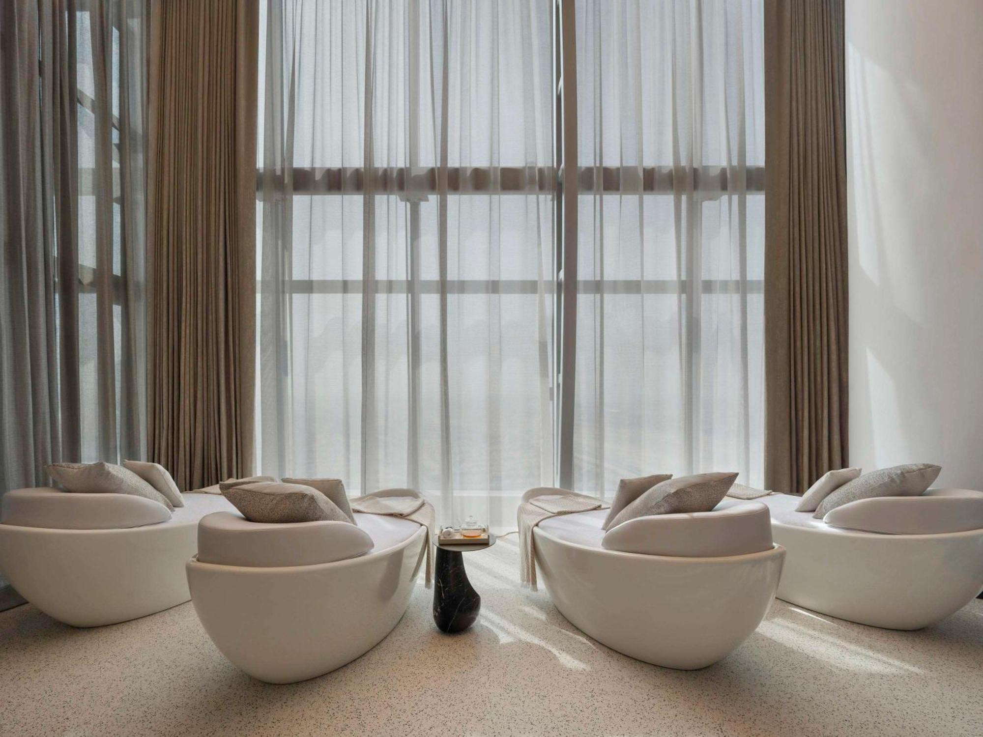 ホテル So/ Uptown ドバイ エクステリア 写真 The Spa at The Standard, East Village