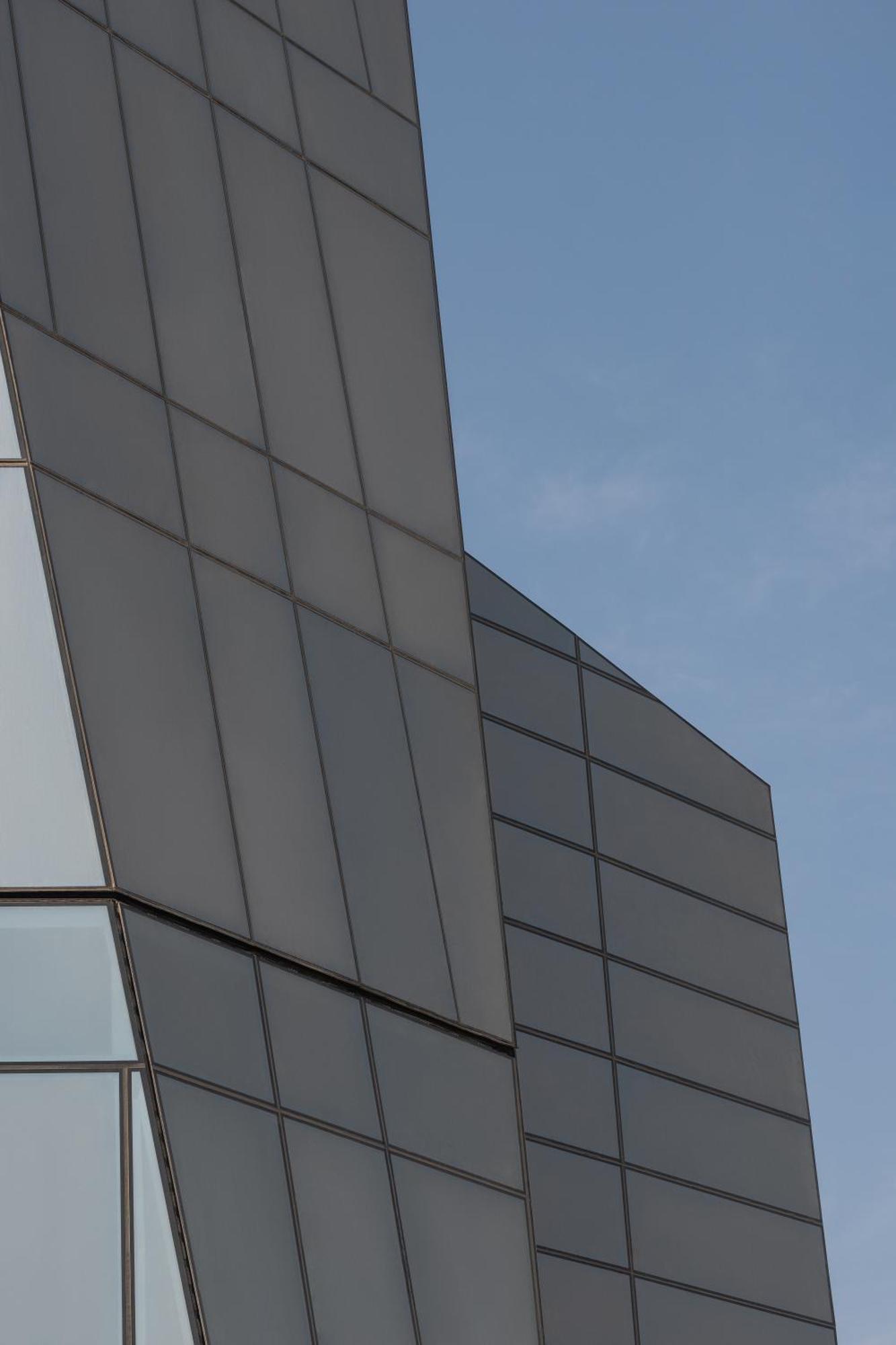 ホテル So/ Uptown ドバイ エクステリア 写真 The building's facade
