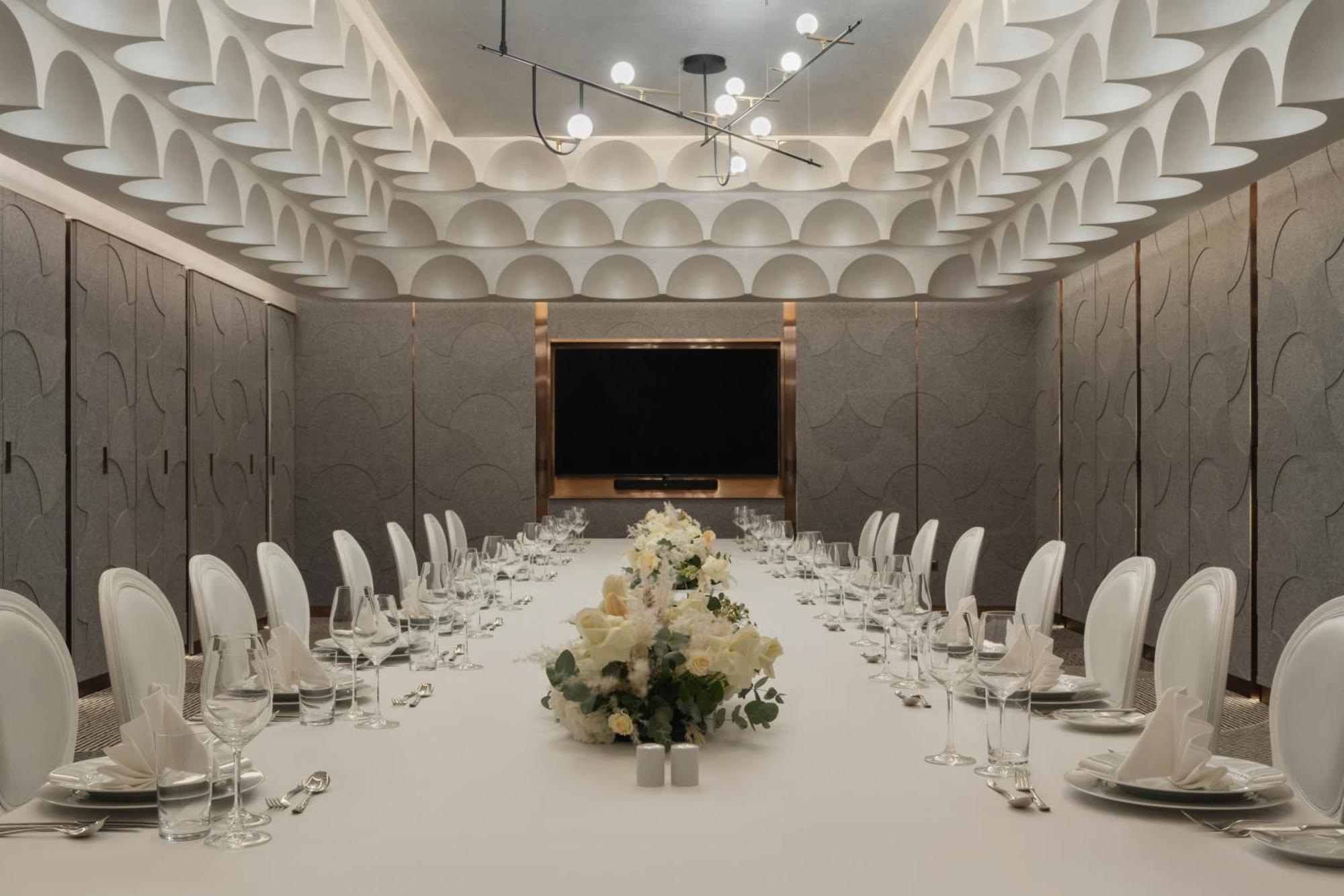 ホテル So/ Uptown ドバイ エクステリア 写真 The interior of the 2019 edition of the World's 50 Best Restaurants