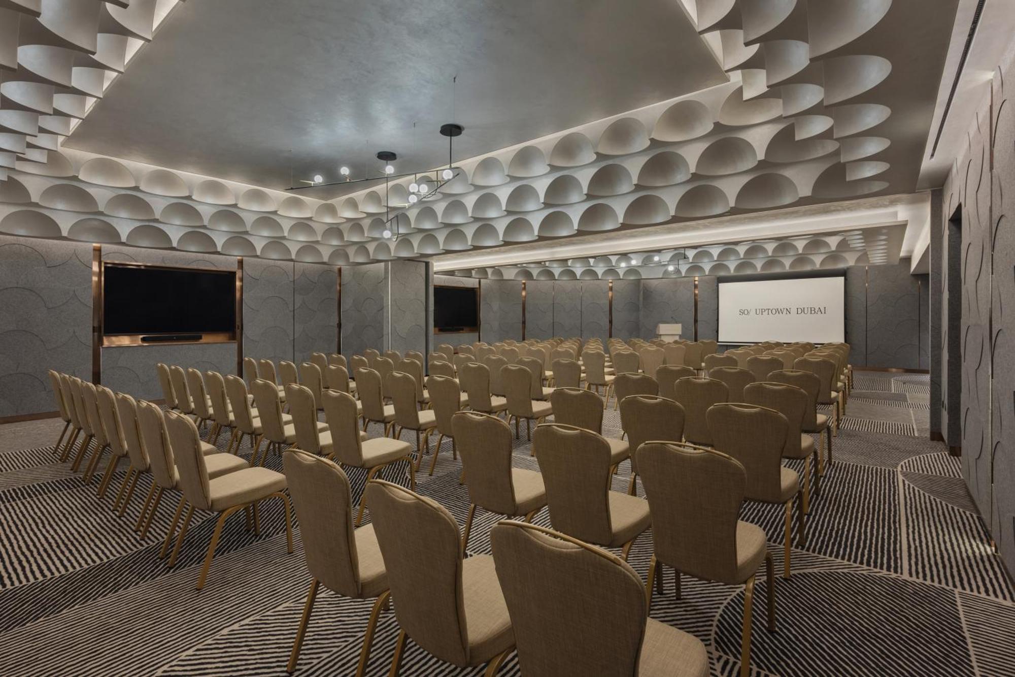 ホテル So/ Uptown ドバイ エクステリア 写真 The Auditorium